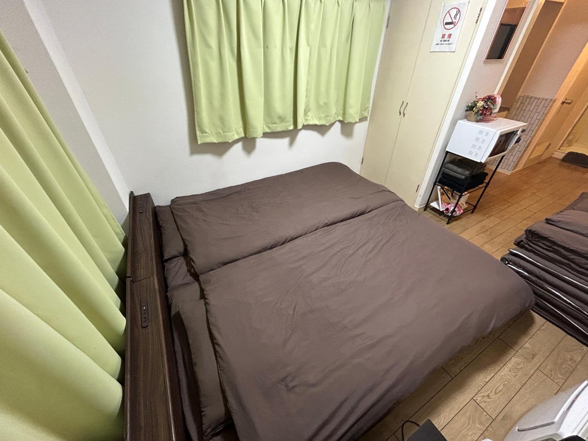 Guest House Zwell Hakata Ohori Park Fukuoka  Exterior photo